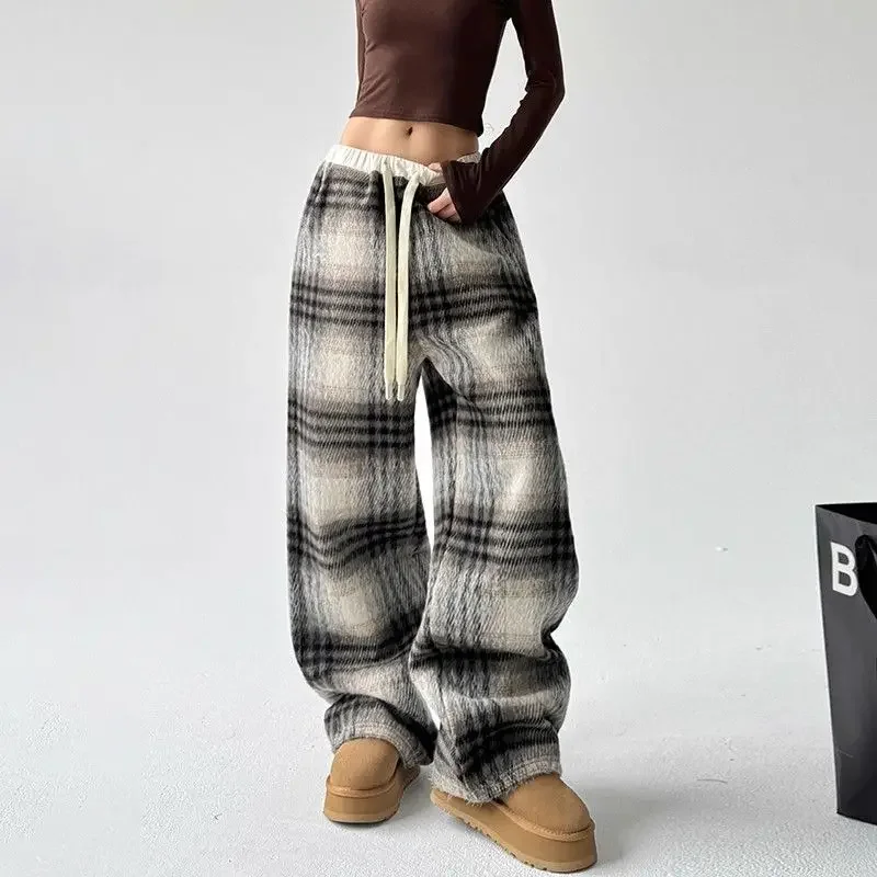 Luna Plaid Sweatpants